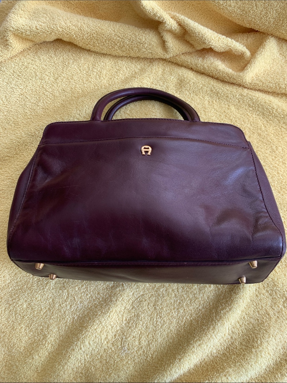 Elegant Etienne Aignar Women's Brown Soft Leather handbag